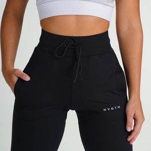 NVGTN Jet Black Joggers M